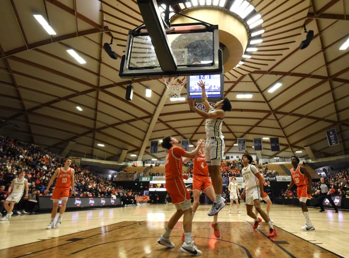 Beaverton Southridge 6A Oregon boys basketball quarterfinal 2024 Taylor Balkom 10